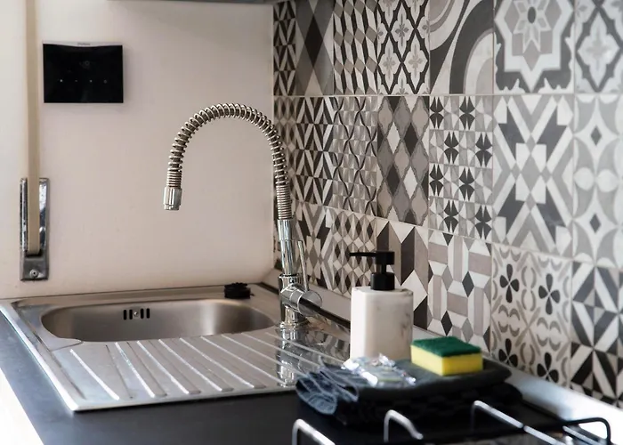 Апартаменты Beyond By Quokka 360 - Flat 10 Minutes From The Centre Of *